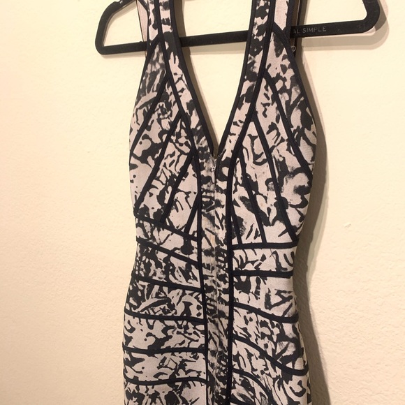 House of CB bodycon floral print halter neck dress - Picture 3 of 6